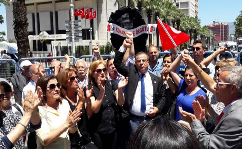 CHP Konak'tan Başbakanlık Ofisi önünde protesto